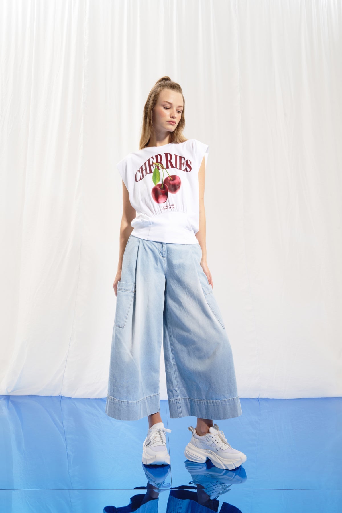 Light Blue Pleated Wide-leg Denim Trousers 17374