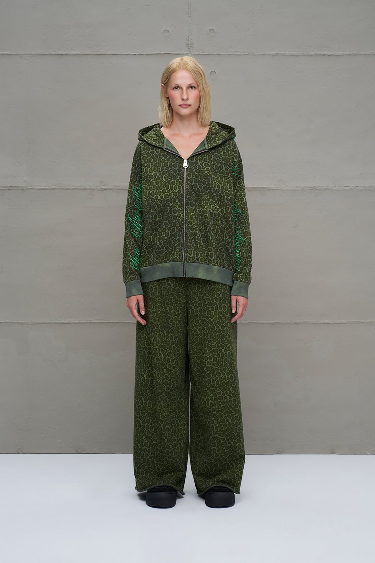 Green Slogan Oversized Sweatshirt 18016