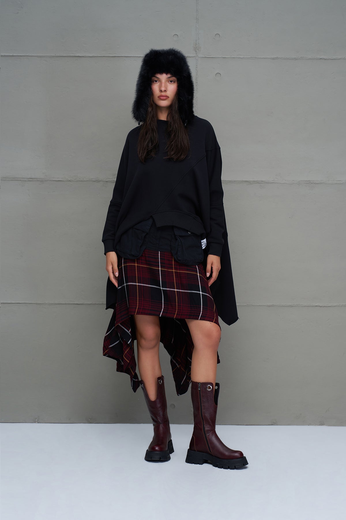 Black Asymmetric Oversized Sweatshirt 18046