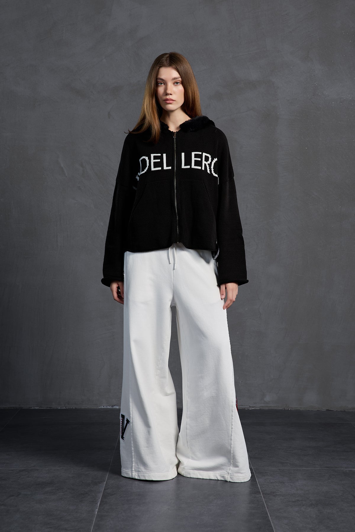 Black Zip-up Lettering Oversized Knit Sweater 18076