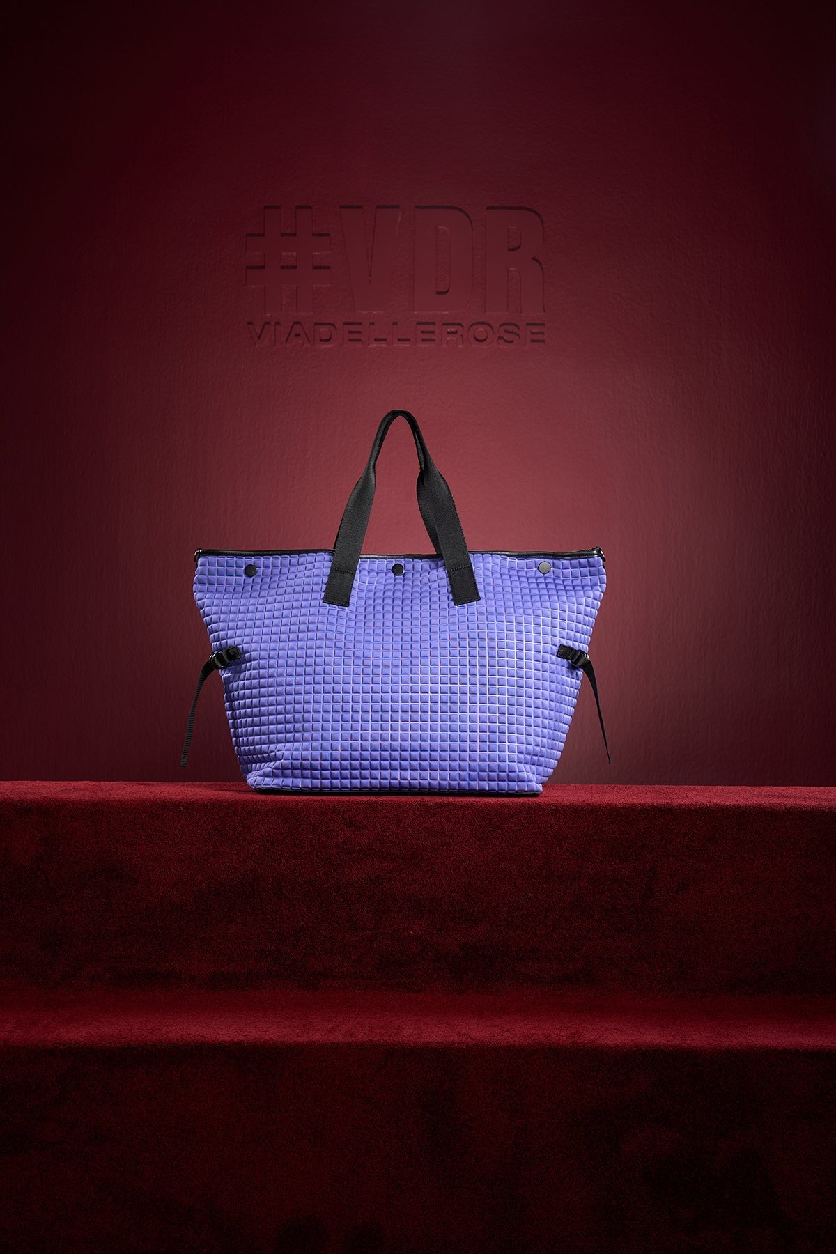 Viola Bag Monument4