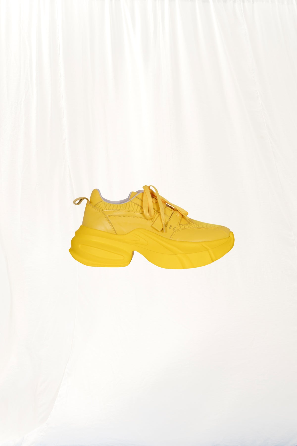 Yellow Sneakers Schiuma