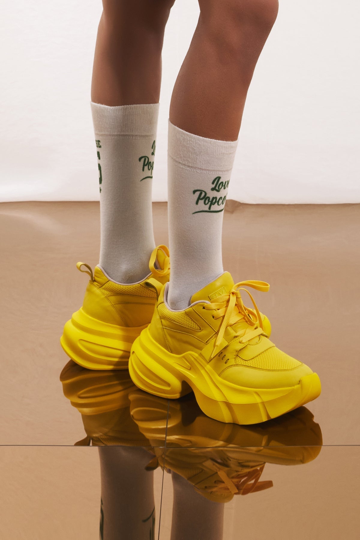 Yellow Sneakers Schiuma